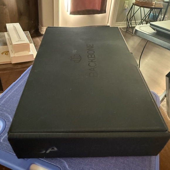 Backbone Mobile Gaming Controller - Black - Picture 3 of 4